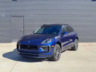 2026 Porsche Macan Base's photo