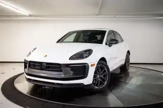 2024 Porsche Macan T's photo