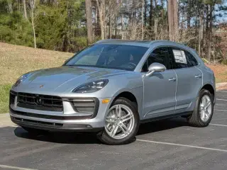 2026 Porsche Macan T photo 5