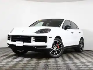 2024 Porsche Cayenne S's photo