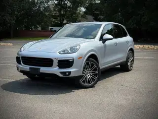 2017 Porsche Cayenne Platinum Edition photo 5
