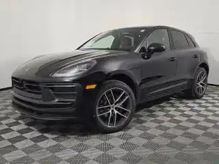 2026 Porsche Macan Base's photo