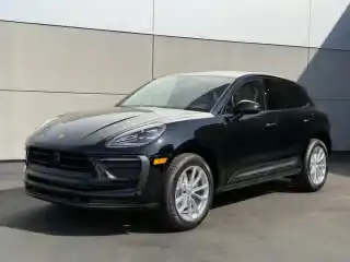 2025 Porsche Macan Base's photo