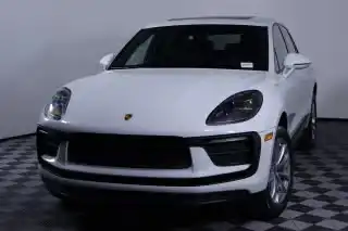 2026 Porsche Macan Base's photo
