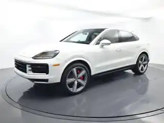 2024 Porsche Cayenne S's photo