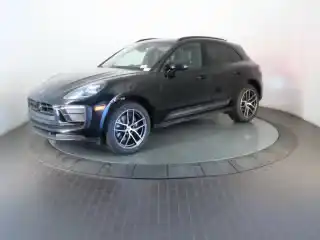 2026 Porsche Macan Base's photo