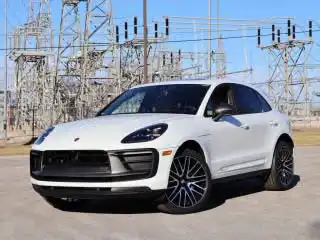 2026 Porsche Macan T's photo