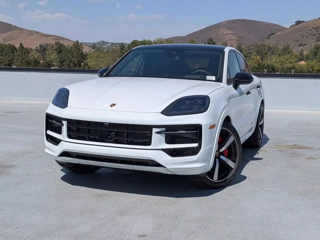 2025 Porsche Cayenne S photo 4