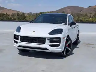 2025 Porsche Cayenne S's photo