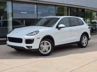 2017 Porsche Cayenne S photo 5