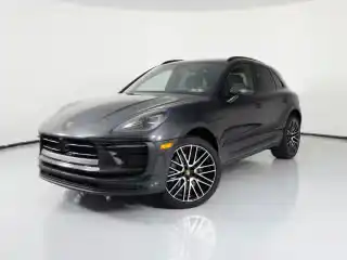 2026 Porsche Macan Base's photo