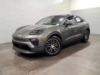 2026 Porsche Macan Macan 4 Electric's photo
