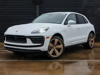 2026 Porsche Macan Base photo 1