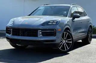 2024 Porsche Cayenne Base's photo