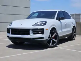 2024 Porsche Cayenne Base's photo