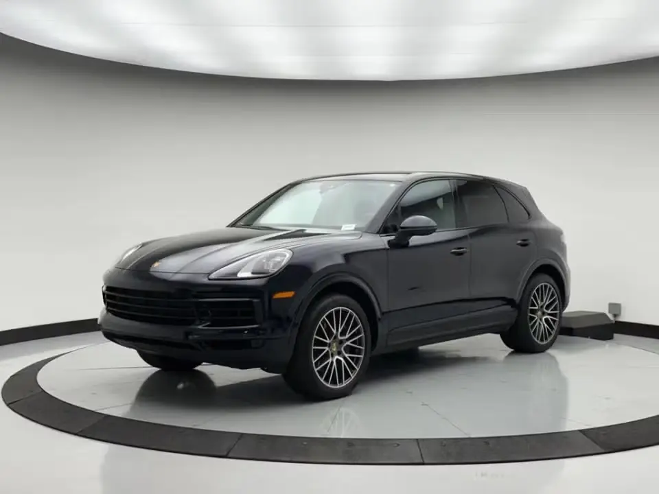 2022 Porsche Cayenne Base photo 3