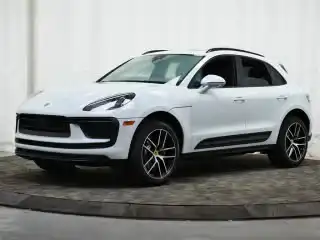 2026 Porsche Macan Base's photo