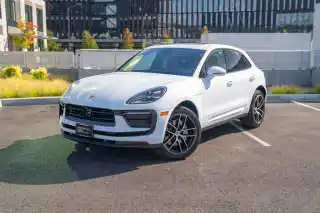 2026 Porsche Macan T's photo