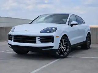 2024 Porsche Cayenne Base's photo