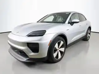2025 Porsche Macan Macan 4 Electric's photo
