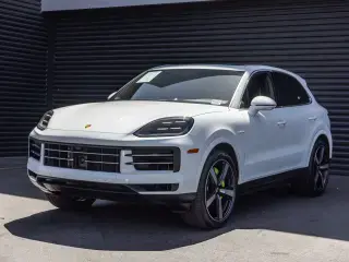 2024 Porsche Cayenne E-Hybrid photo 5