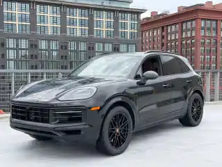 2026 Porsche Cayenne Base's photo
