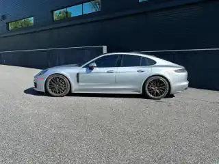 2023 Porsche Panamera GTS's photo