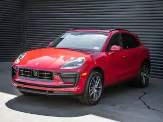 2026 Porsche Macan T's photo