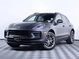 2026 Porsche Macan Base's photo