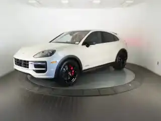 2026 Porsche Cayenne GTS's photo