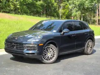 2022 Porsche Cayenne Platinum Edition's photo