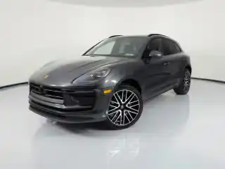 2026 Porsche Macan Base's photo