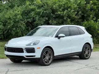 2023 Porsche Cayenne Platinum Edition's photo