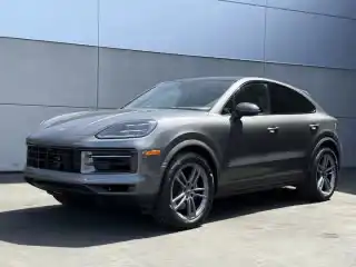 2025 Porsche Cayenne Base's photo