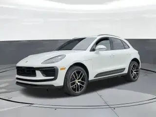 2026 Porsche Macan Base photo 5