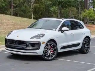 2024 Porsche Macan S's photo