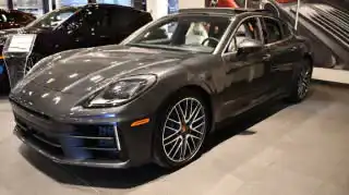 2026 Porsche Panamera 4's photo