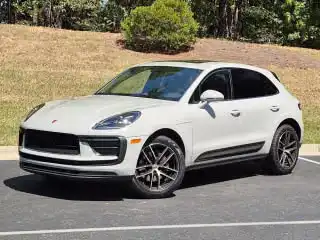 2024 Porsche Macan T's photo