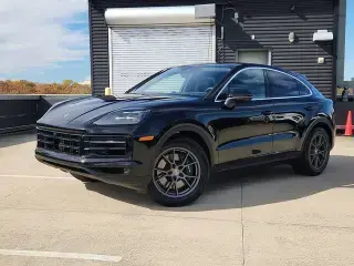 2026 Porsche Cayenne Base photo 5