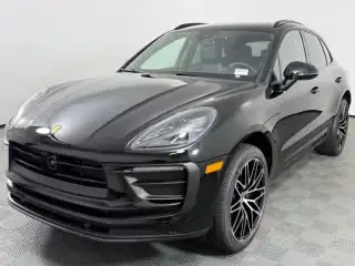 2026 Porsche Macan Base's photo