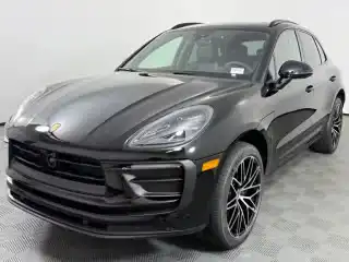 2026 Porsche Macan Base's photo