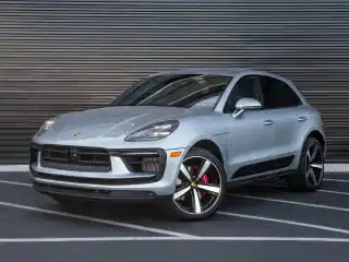 2024 Porsche Macan S's photo