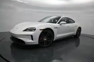 2025 Porsche Taycan 4S's photo