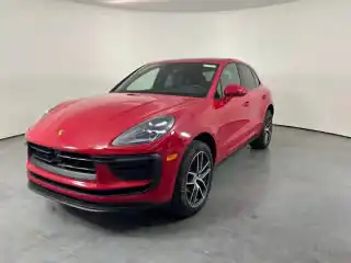 2025 Porsche Macan Base's photo
