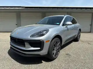 2026 Porsche Macan Base's photo