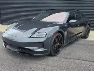 2025 Porsche Taycan 4S Cross Turismo's photo