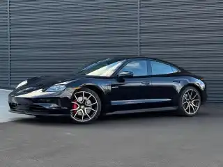 2025 Porsche Taycan 4S's photo