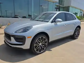 2026 Porsche Macan T's photo