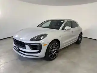 2025 Porsche Macan S's photo