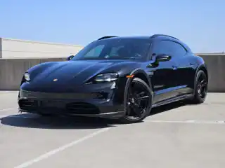 2024 Porsche Taycan 4S Cross Turismo's photo